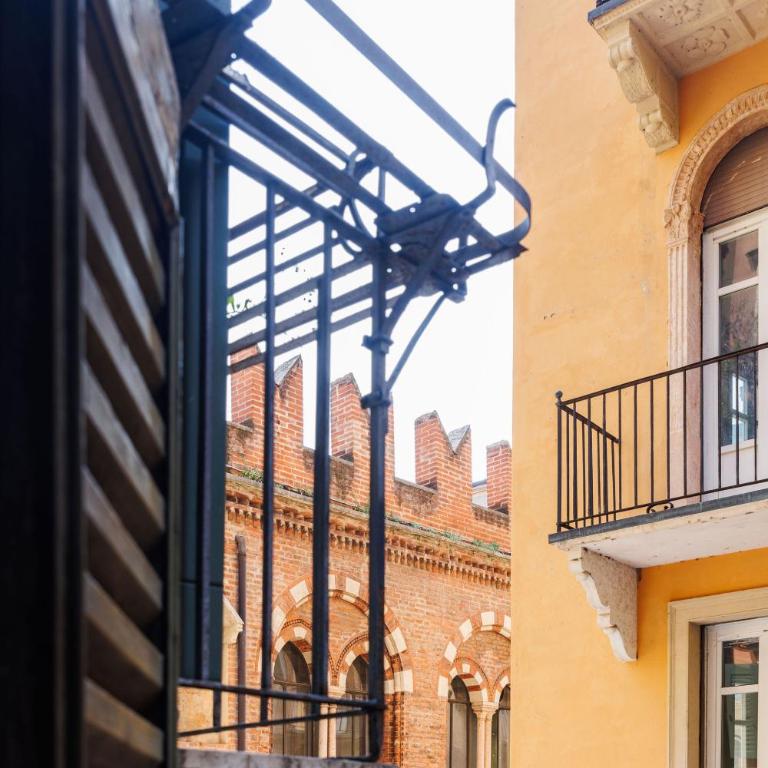 Dimora delle Erbe - a 20 passi da Piazza Erbe - One-Bedroom Apartment - 8