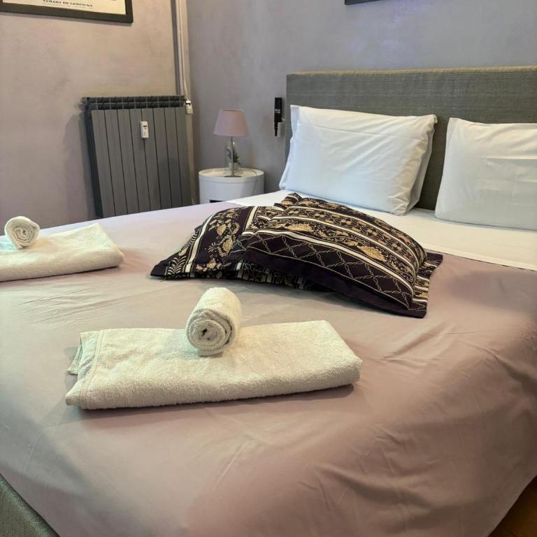 Duca's Guest House - Camera Matrimoniale con Bagno in Comune - 1