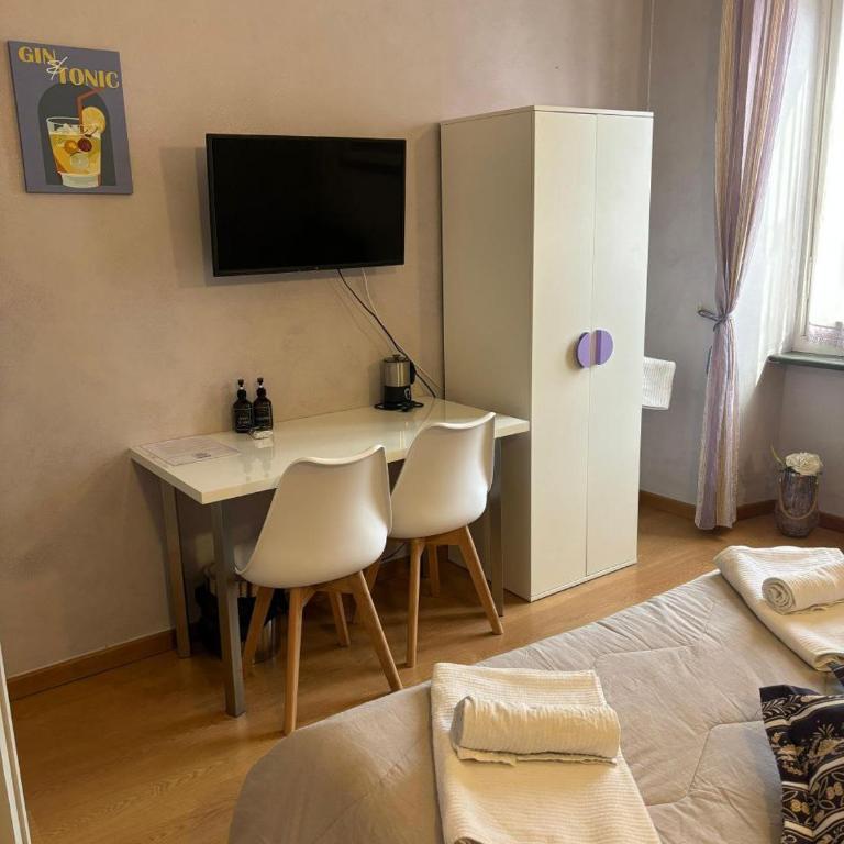 Duca's Guest House - Camera Matrimoniale con Bagno in Comune - 5