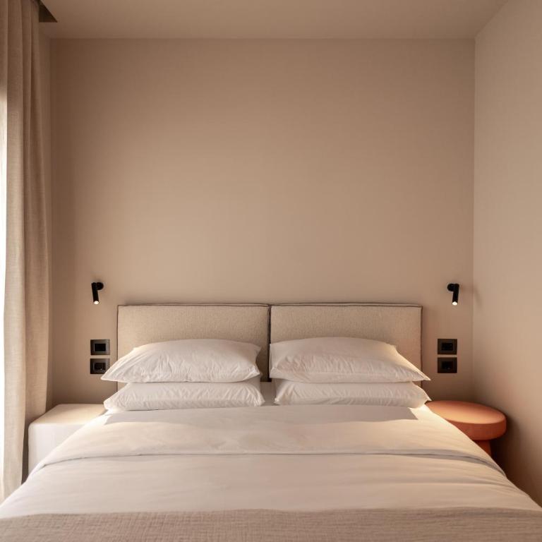 Alma Suites - Camera Matrimoniale Standard - 1