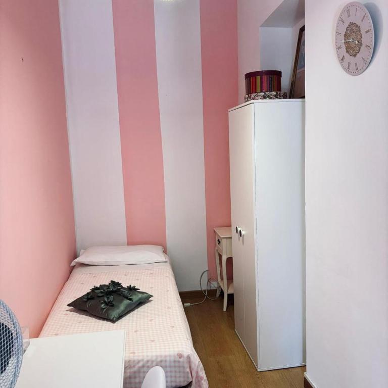 Duca's Guest House - Camera Tripla con Bagno Privato - 6