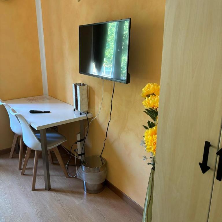 Duca's Guest House - Camera Tripla con Bagno Privato - 3