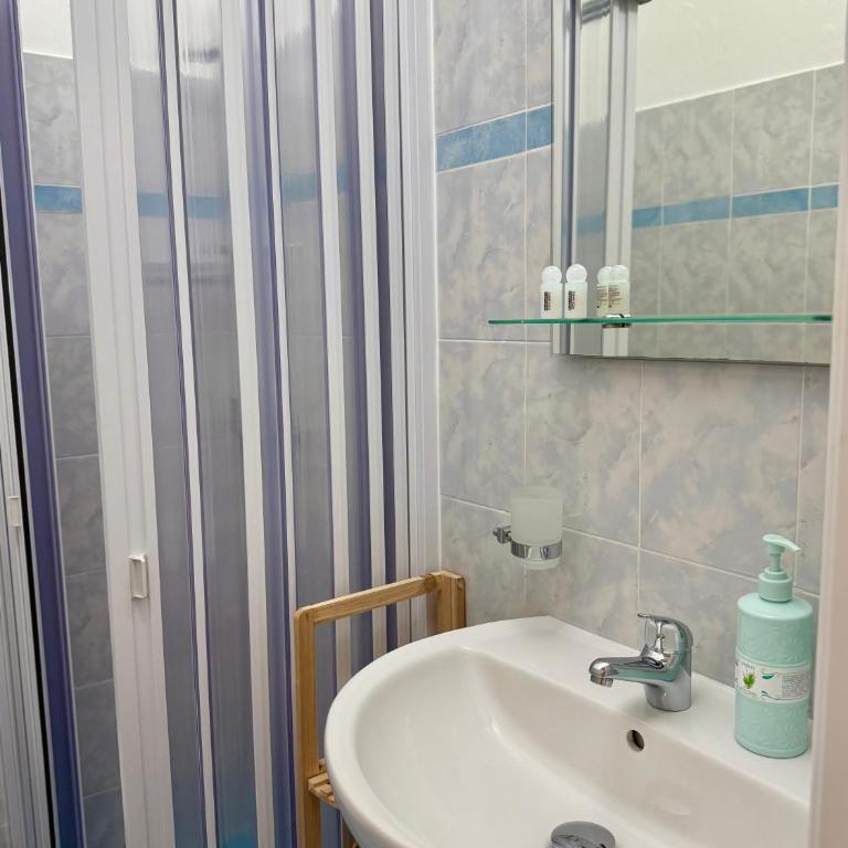 Dimora Il Girasole - Camera Matrimoniale con Bagno Privato - 5