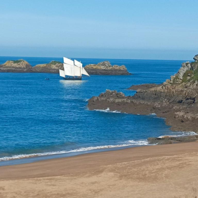 Vue sur Mer panoramique, accès direct plage - Three-Bedroom Villa - 50
