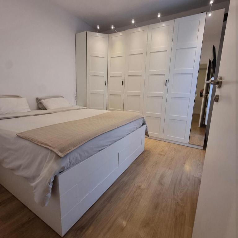 Confort y Calma en Barcelona - Two-Bedroom Apartment - 2
