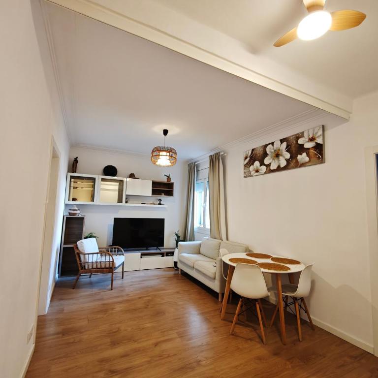 Confort y Calma en Barcelona - Two-Bedroom Apartment - 5