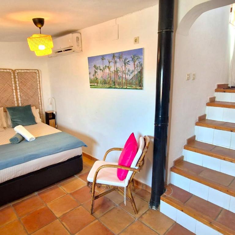 The Alicante Old Town artist workshop, Impressive rooftop, terrace with amazing city views and sea views, BBQ, Air conditioner, Wifi - Two-Bedroom Apartment - 17