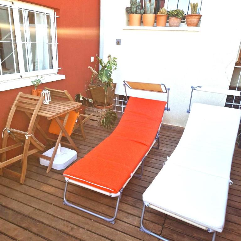 The Alicante Old Town artist workshop, Impressive rooftop, terrace with amazing city views and sea views, BBQ, Air conditioner, Wifi - Two-Bedroom Apartment - 21