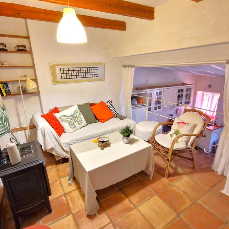 The Alicante Old Town artist workshop, Impressive rooftop, terrace with amazing city views and sea views, BBQ, Air conditioner, Wifi - Two-Bedroom Apartment - 46
