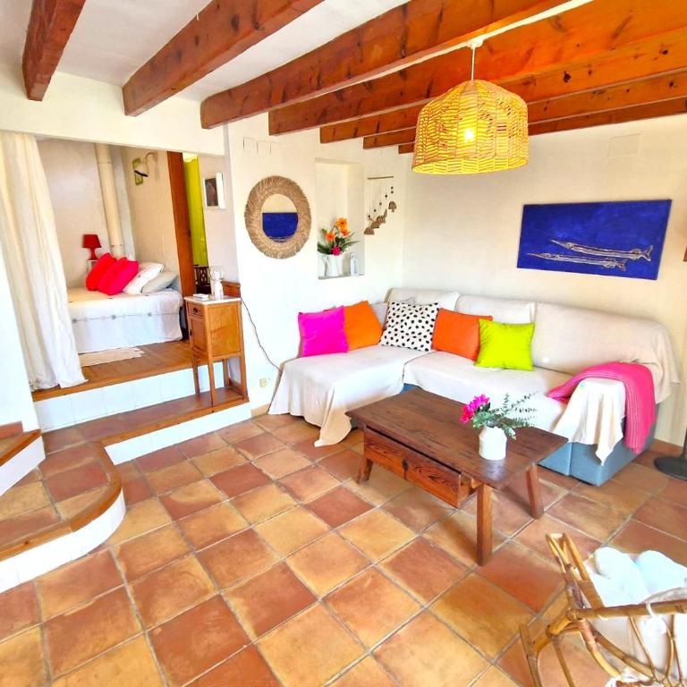 The Alicante Old Town artist workshop, Impressive rooftop, terrace with amazing city views and sea views, BBQ, Air conditioner, Wifi - Two-Bedroom Apartment - 29