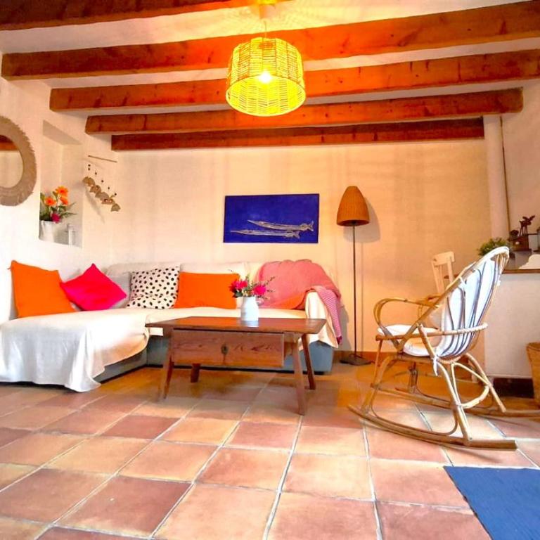 The Alicante Old Town artist workshop, Impressive rooftop, terrace with amazing city views and sea views, BBQ, Air conditioner, Wifi - Two-Bedroom Apartment - 26