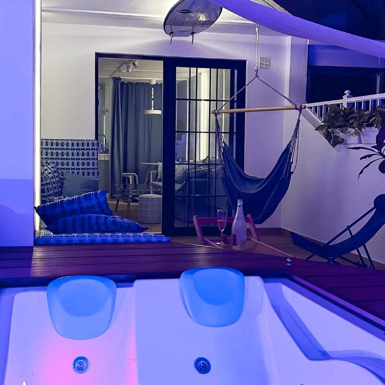 Modern, design, private jacuzzi - 2 terraces, 2 beds - Wow Apartment - Los Christianos - Apartamento de 2 dormitorios con balcón y terraza - 55