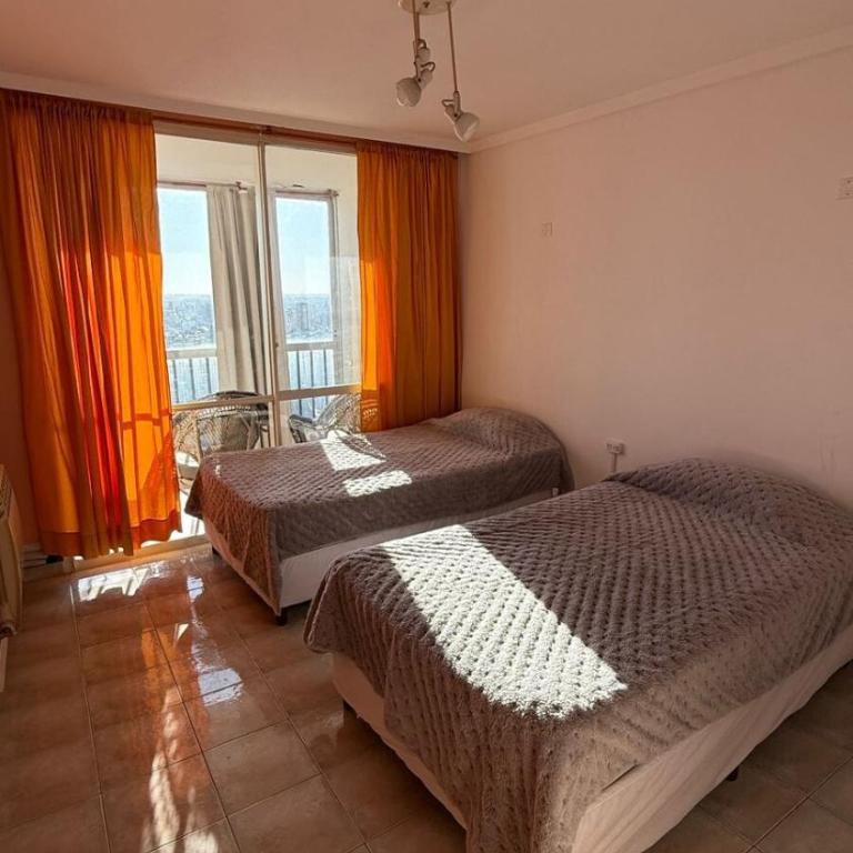 Gran departamento con Vista Panorámica sobre Avenida Colon - Three-Bedroom Apartment - 32