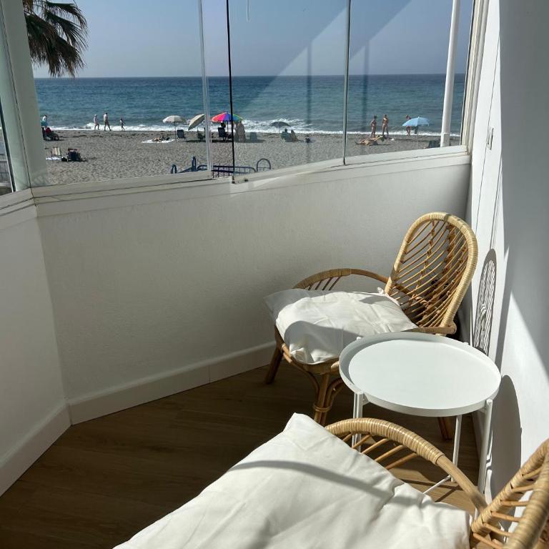 Seashore Apartment - Apartamento a la orilla del mar en Nerja - One-Bedroom Apartment - 2