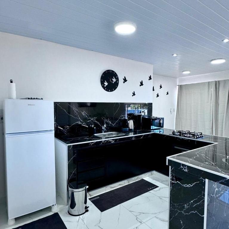 Casa con Piscina y quincho Adonai - Two-Bedroom House - 10