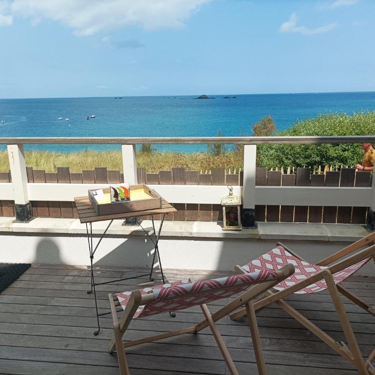 Vue sur Mer panoramique, accès direct plage - Three-Bedroom Villa - 29