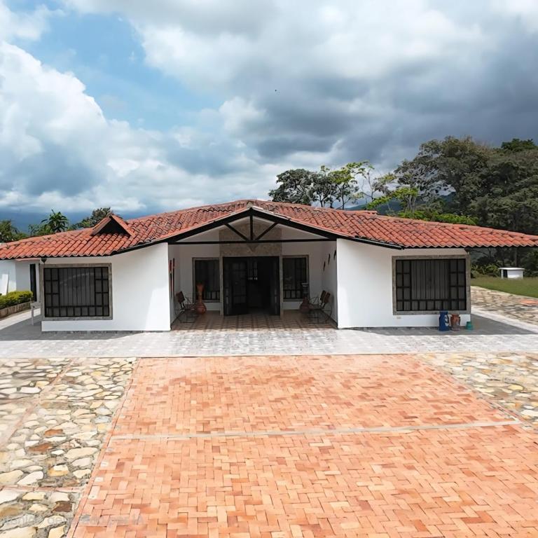 Villa Claudia, La Mesa, Cundinamarca - Villa - 22