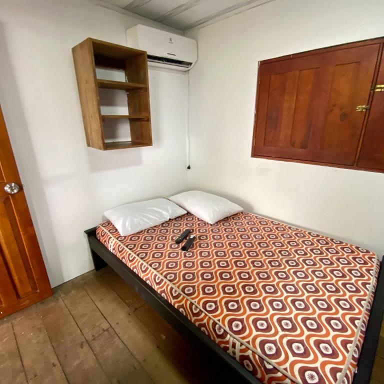 Las Perlas - Playa Huina - Habitación Doble con baño privado externo - 2 camas - 3