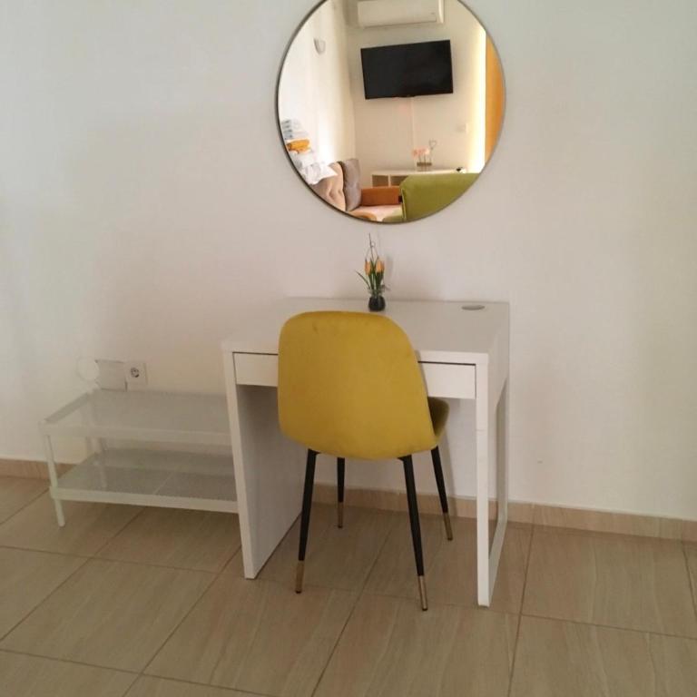 R&A Apartmani Bečići - Apartman sa 2 Spavaće Sobe - 3