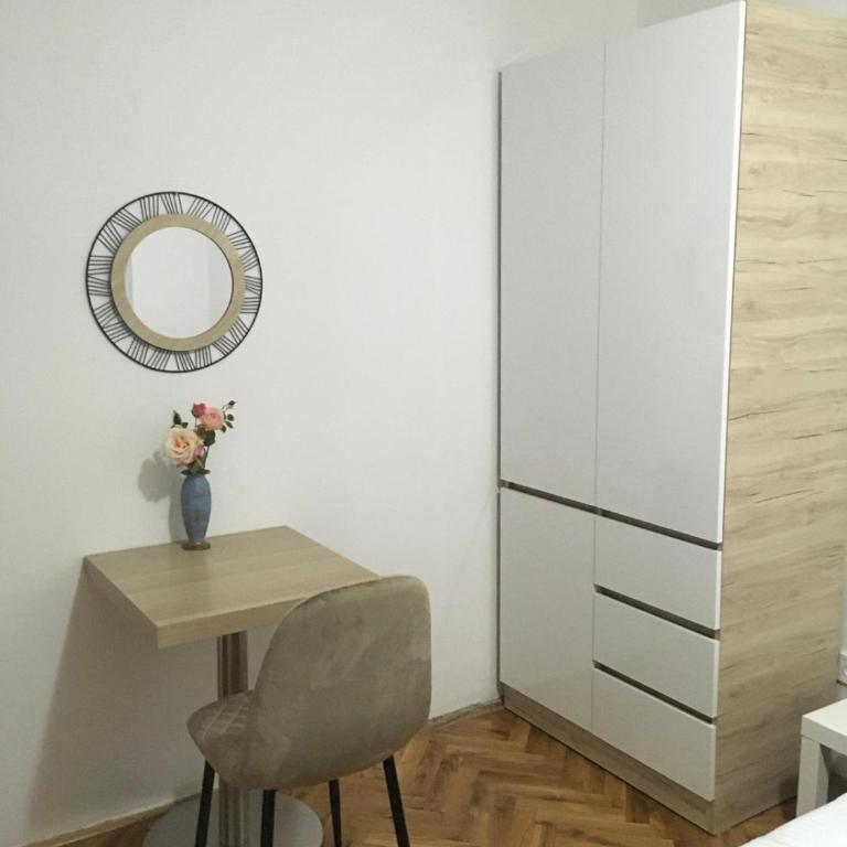 R&A Apartmani Bečići - Apartman sa 2 Spavaće Sobe - 1