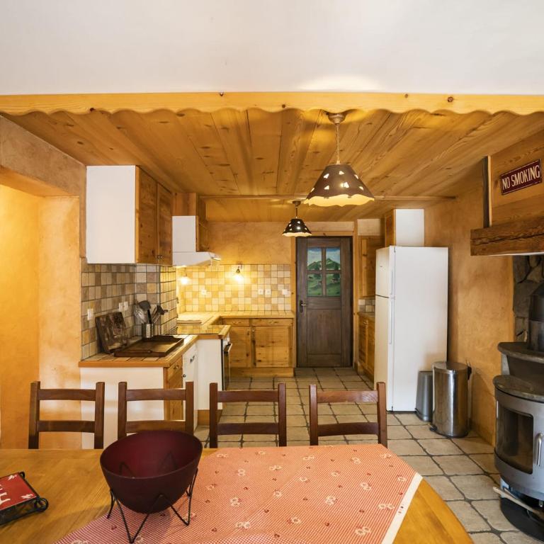 Chalet 5 pièces, 4 chambres, animaux admis, parking - FR-1-676-223 - Apartment - 4