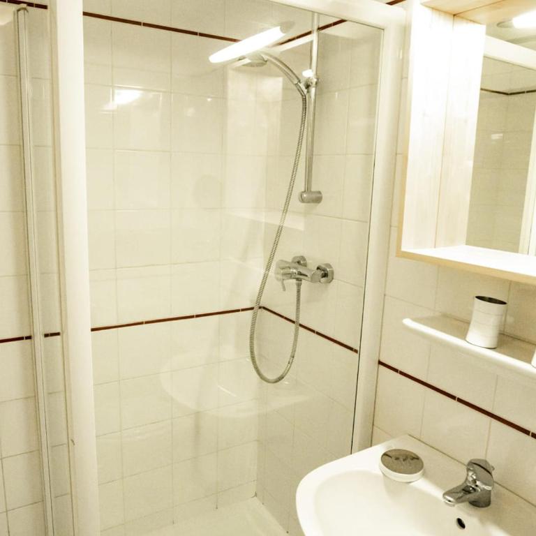 Chalet 5 pièces, 4 chambres, animaux admis, parking - FR-1-676-223 - Apartment - 12