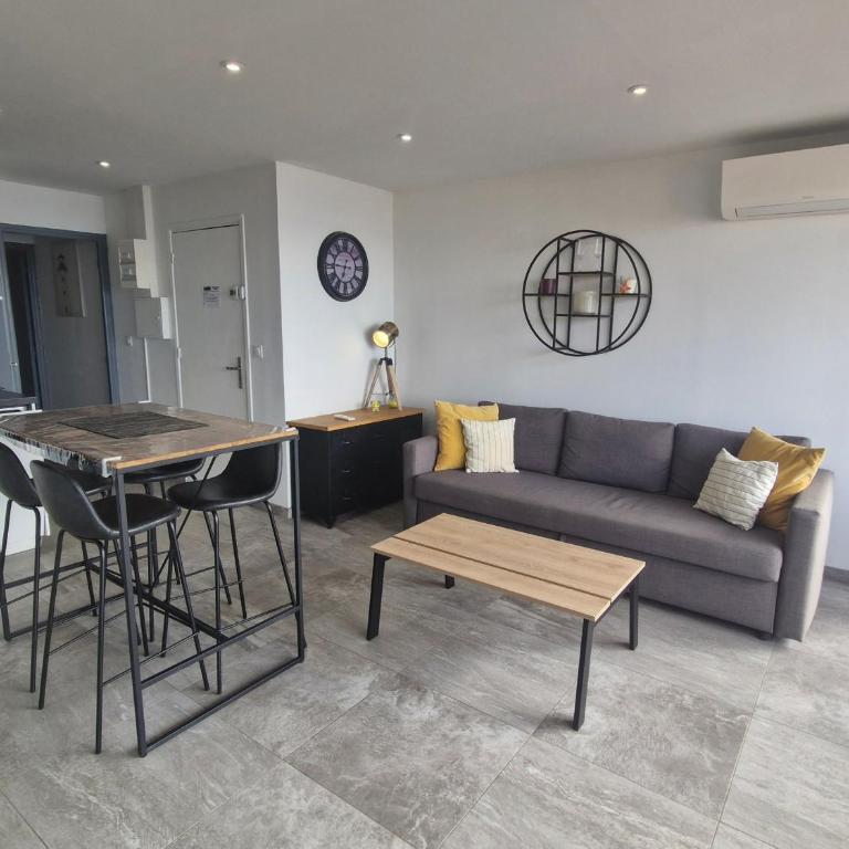 Appartement climatisé 2 pièces avec vue mer, centre-ville Sainte-Maxime, animaux acceptés - FR-1-780-26 - Apartment - 6