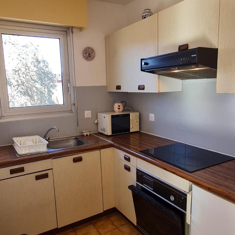 Appartement 2 pièces climatisé, parking, centre Sainte-Maxime, proche plages - FR-1-780-54 - Apartment - 13