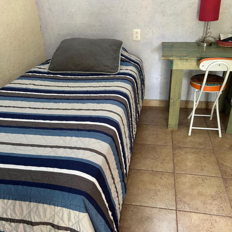 Pension Baja Paradise - Habitación Individual con ducha y aseo compartidos - 6