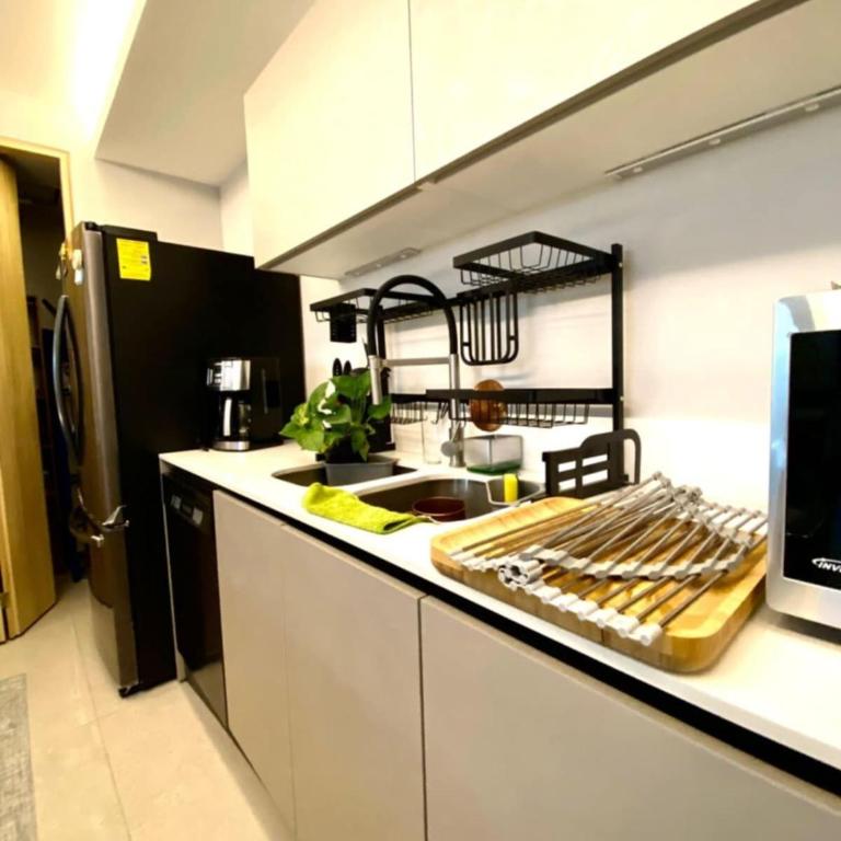 luxury apartment & great view good neighbour hood - One-Bedroom Apartment - 6