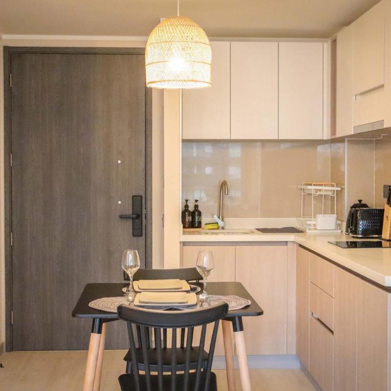 HOM I Cowork Wifi SmartTv SantaLucia Vista Piscina - Apartment - 11