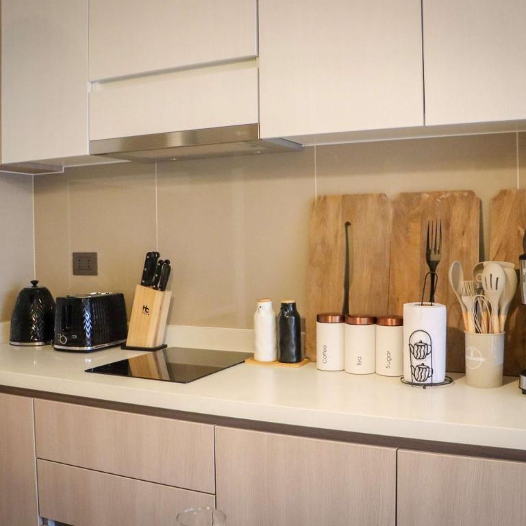 HOM I Cowork Wifi SmartTv SantaLucia Vista Piscina - Apartment - 13