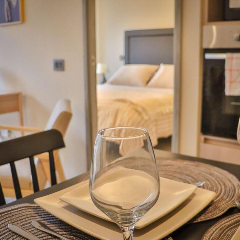 HOM I Cowork Wifi SmartTv SantaLucia Vista Piscina - Apartment - 16