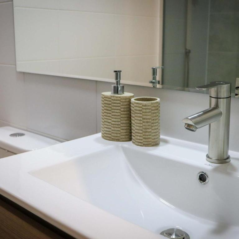HOM I Cowork Wifi SmartTv SantaLucia Vista Piscina - Apartment - 64