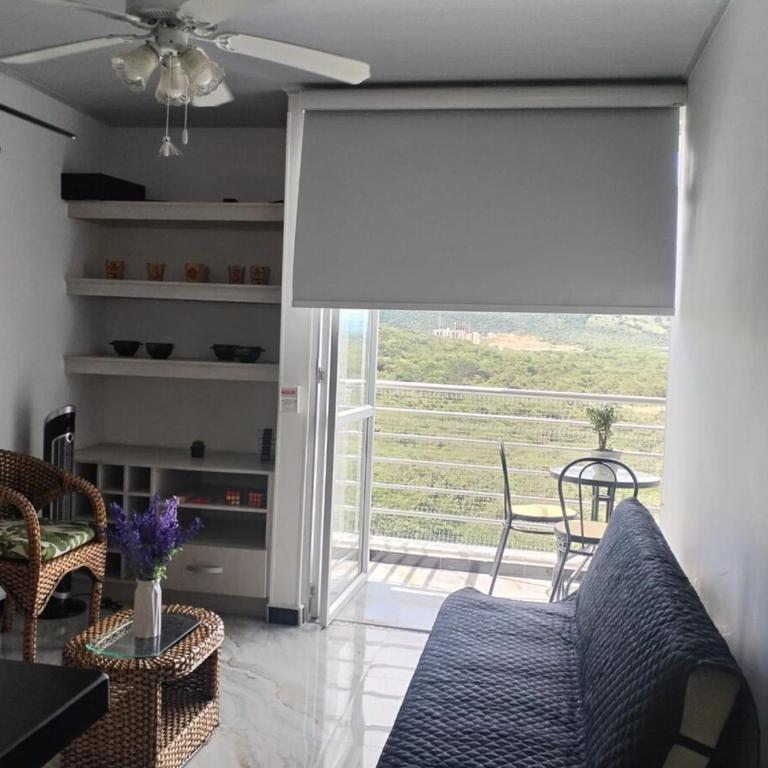 Lujoso Apartamento Cómodo y Fresco - Two-Bedroom Apartment with Mountain View - 7
