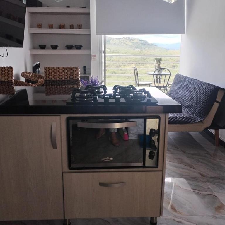 Lujoso Apartamento Cómodo y Fresco - Two-Bedroom Apartment with Mountain View - 17