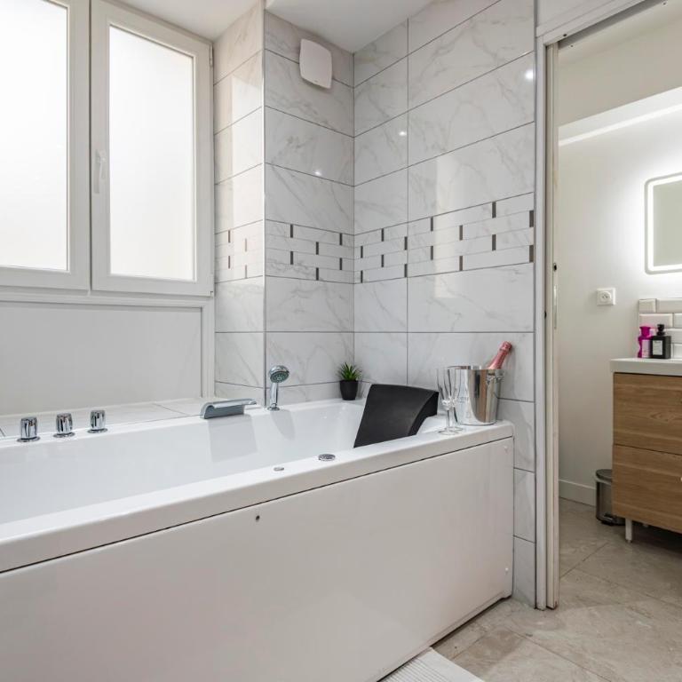 Cocon Privé pour 2 Personnes Jacuzzi, Sauna, Wi-Fi & Climatisation - Apartment mit 1 Schlafzimmer - 14