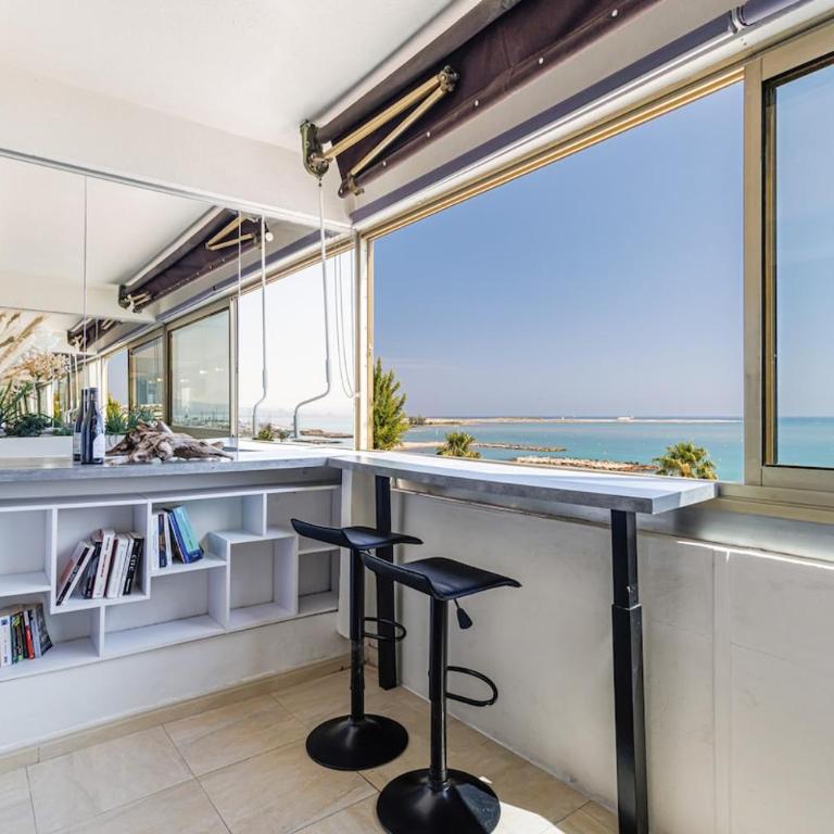 Sea View- Beach- Chic & Air-Conditioned - Studio - 18