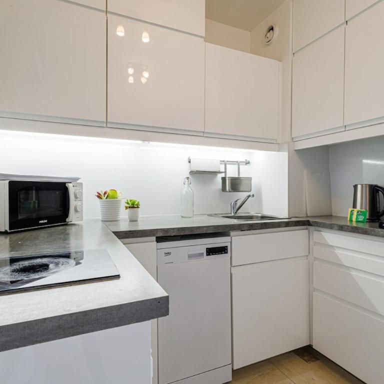 Sea View- Beach- Chic & Air-Conditioned - Studio - 30