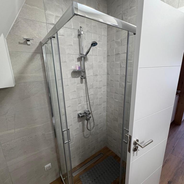 Divčibarski pogledi - Apartman sa Pogledom na Planinu - 1