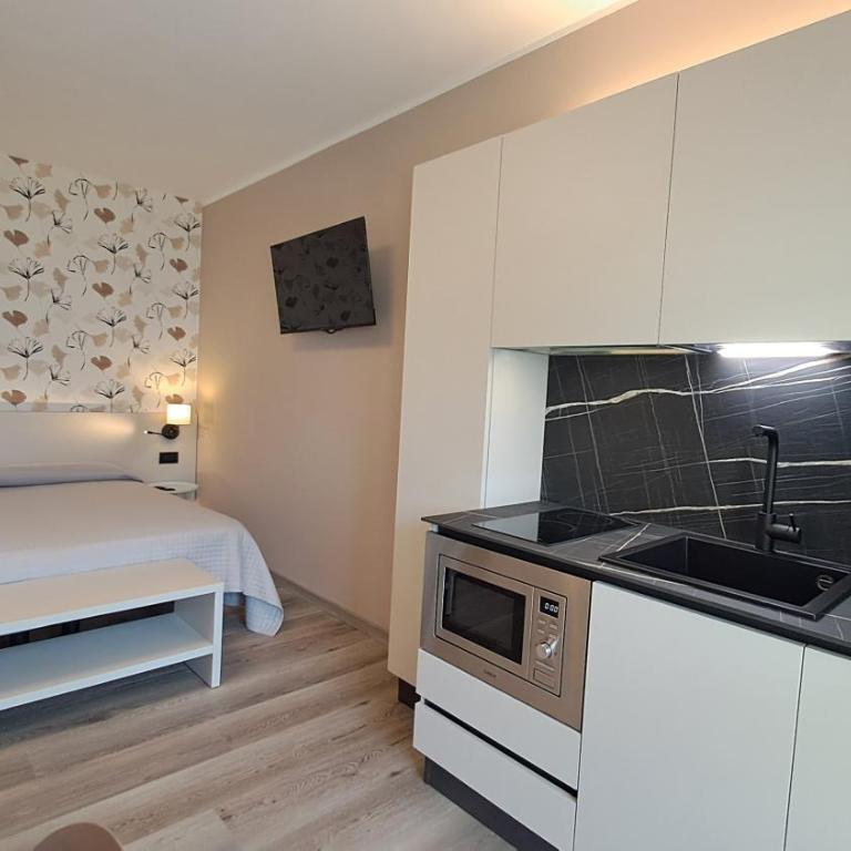 Residence San Vito - Monolocale Deluxe con Vista Lago - 13