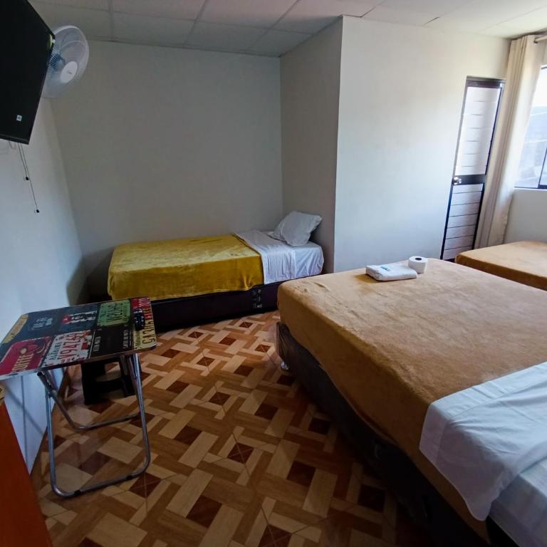 Hospedaje Live - Habitación Triple - 2