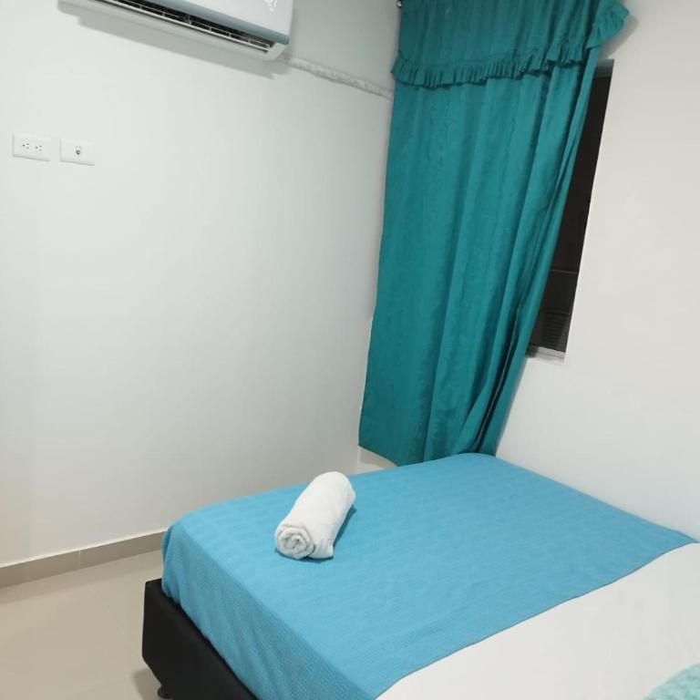 Apartamento turístico cerca al mar en Cartagena - Three-Bedroom Apartment - 8