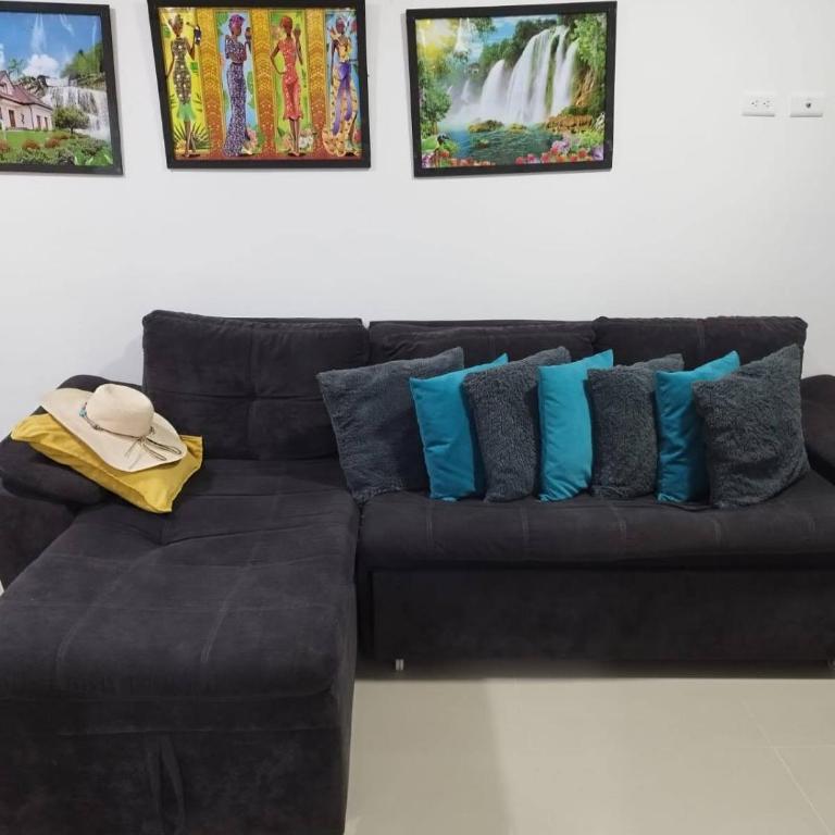 Apartamento turístico cerca al mar en Cartagena - Three-Bedroom Apartment - 13