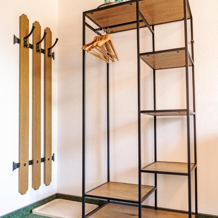 Pension Schlossberg - Doppelzimmer mit eigenem externen WC - 4