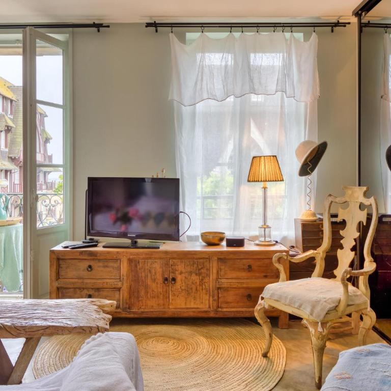 Awesome Apartment In Trouville Sur Mer - One-Bedroom Apartment - 15