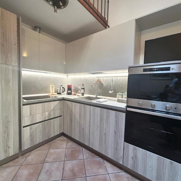 Palazzo Vecchio Flat with AC - Two-Bedroom Apartment - 19