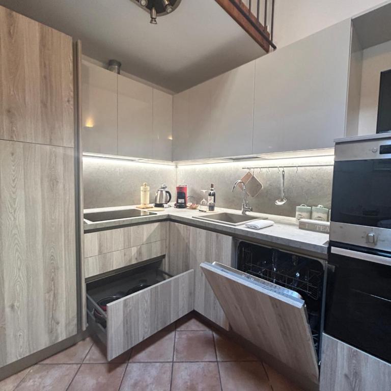 Palazzo Vecchio Flat with AC - Two-Bedroom Apartment - 20