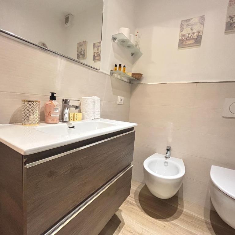 Palazzo Vecchio Flat with AC - Two-Bedroom Apartment - 25