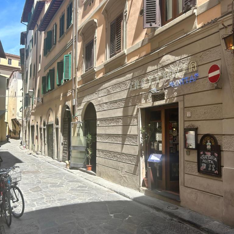Palazzo Vecchio Flat with AC - Two-Bedroom Apartment - 8
